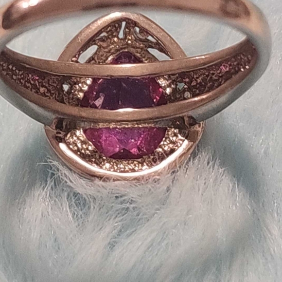 Ring, silver tone, with pink gem stone, size 9 - Picture 6 of 6